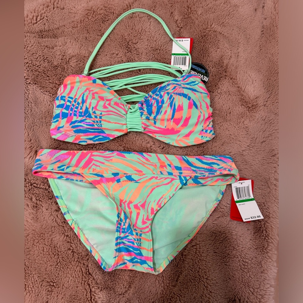 Two piece reversible top bathing suit